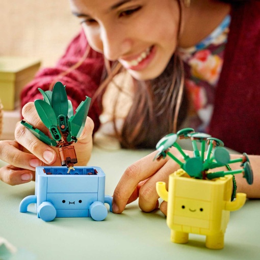 LEGO Botanical Collection Plantas Felizes 10349
