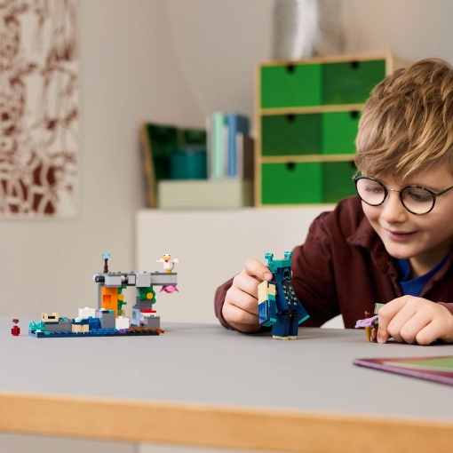 LEGO Minecraft O Encontro com o Guarda 21274