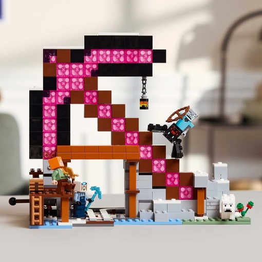 LEGO Minecraft A Mina Picareta 21277