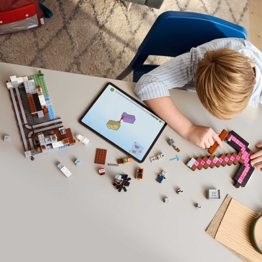 LEGO Minecraft A Mina Picareta 21277