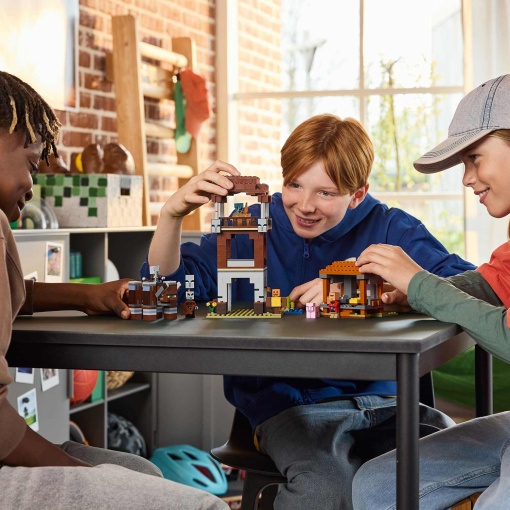LEGO Minecraft O Posto Avançado e Devastador 21278