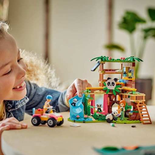 LEGO Friends Cuidados de Animais no Santuário de Pandas 42648