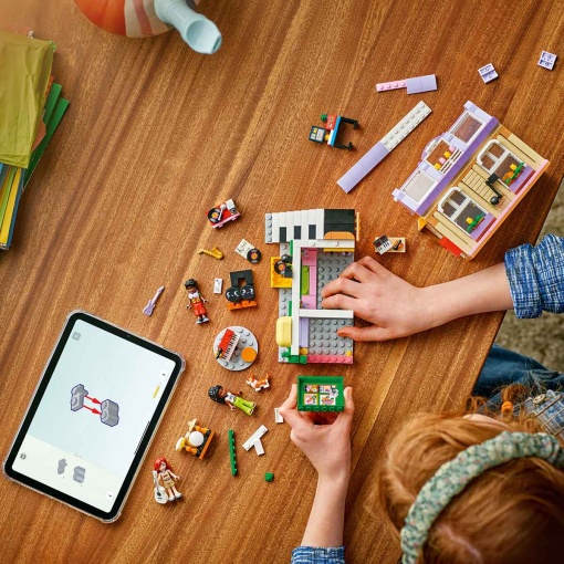 LEGO Friends Loja de Música e Apartamento 42653