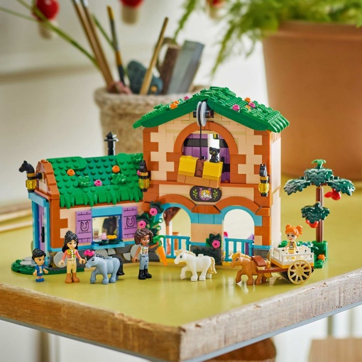 LEGO Friends Rancho e Estábulo de Póneis 42654
