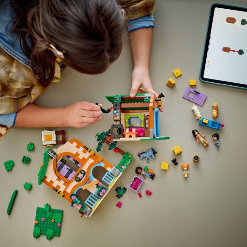 LEGO Friends Rancho e Estábulo de Póneis 42654