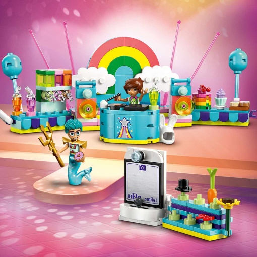 LEGO Friends Festa de Disfarces com Unicórnio e Fada 42661