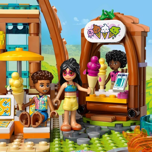 LEGO Friends Resort de Praia de Férias em Família 42673