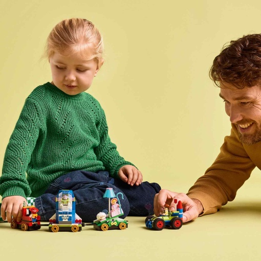 LEGO Disney Comboio e Carro RC de Celebração de Toy Story 43264