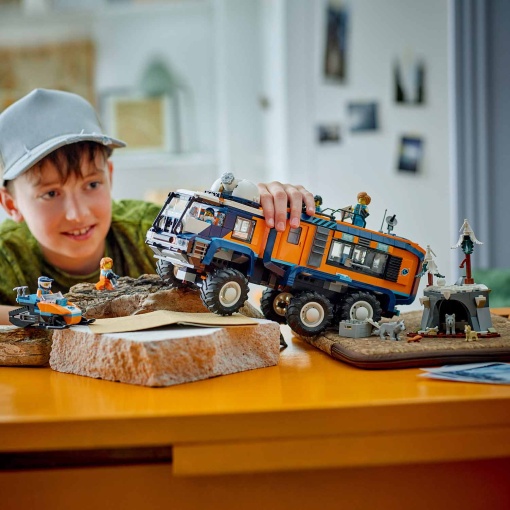 LEGO City Camião e Laboratório de Exploração do Ártico 60471