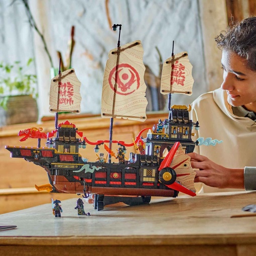 LEGO Ninjago O Navio Pirata do Templo 71848