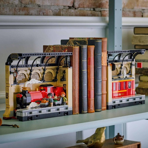 LEGO Harry Potter Book Nook: Expresso de Hogwarts 76450