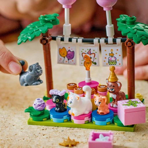 LEGO Friends Festa de Aniversário do Gato e Casa da Árvore 42666