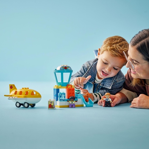 LEGO DUPLO Primeira Ida ao Aeroporto 10443