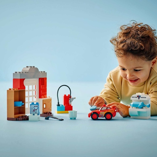 LEGO DUPLO Visita do McQueen à Garagem do Doc 10456
