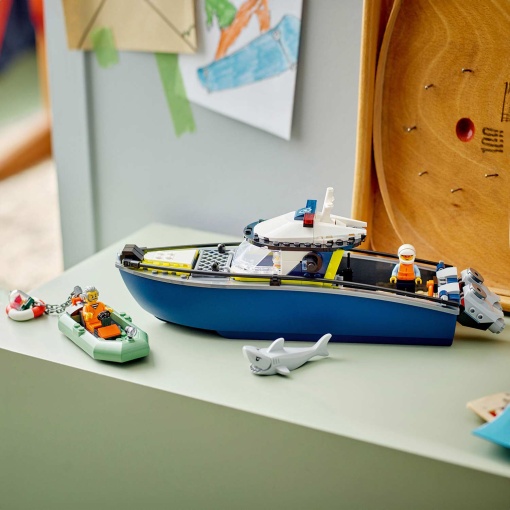 LEGO City Perseguição com Barco da Polícia 60456