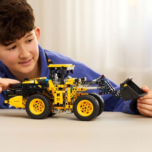 LEGO Technic Carregadora de Rodas Volvo L120 Electric 42209