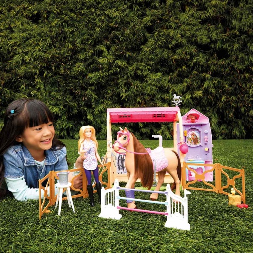 Barbie Mysteries a grande perseguição de cavalos - estábulo Mattel