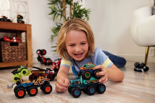 Hot Wheels Monster Trucks Big Rigs sortido MATTEL
