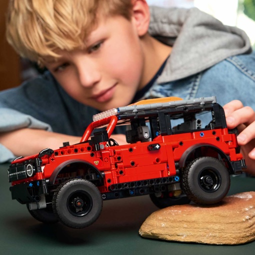 LEGO Technic SUV Ford Bronco 42213
