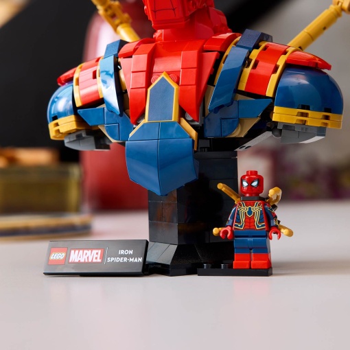 LEGO Marvel busto do Iron Spider-Man 76326