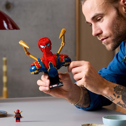 LEGO Marvel busto do Iron Spider-Man 76326