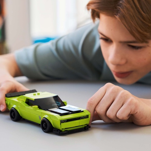 LEGO Speed Champions carro desportivo Dodge Challenger SRT Hellcat 77237