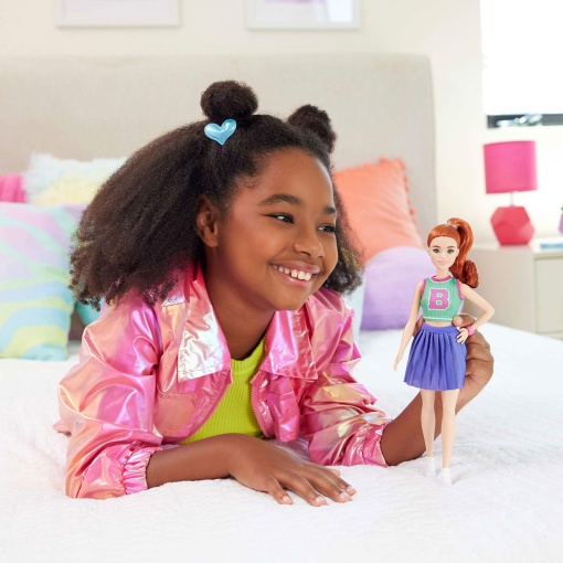 BARBIE Fashionista ruiva com saia roxa e top verde Mattel FBR37/HYT90