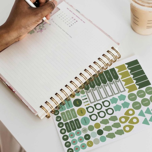 Agenda diária A5 2026 espiral MIQUELRIUS Plus Entredos Jardín com elástico