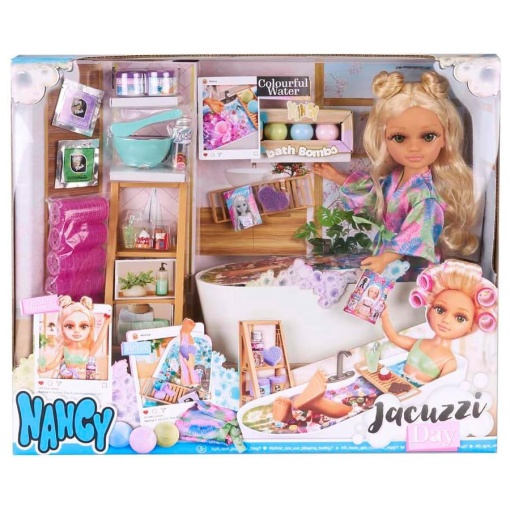 Nancy, one day in the jacuzzi. Famous.
