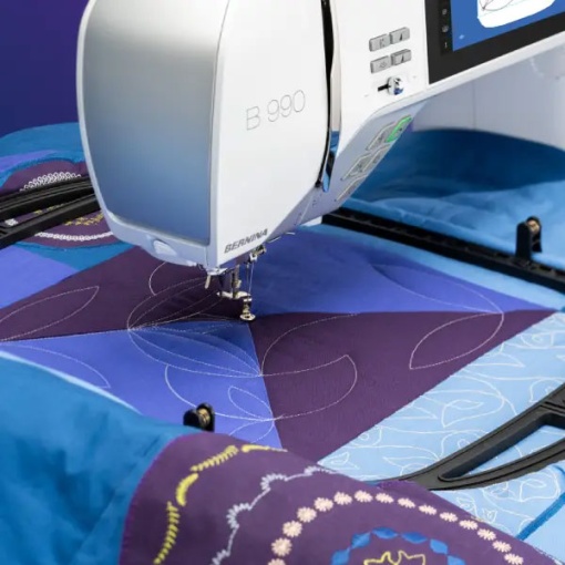 Máquina de costura BERNINA 990 com módulo de bordar
