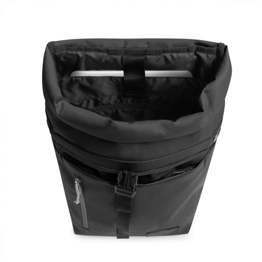Mochila EASTPAK Up Roll Tarp Black2 44,5x30x12cm