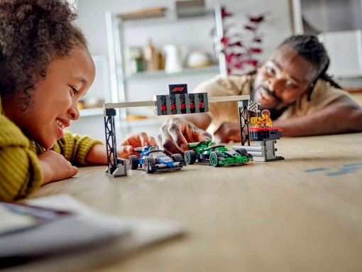 LEGO City F1 grelha com carros de corrida VCARB e Sauber 60474