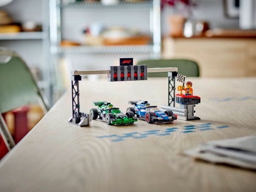 LEGO City F1 grelha com carros de corrida VCARB e Sauber 60474