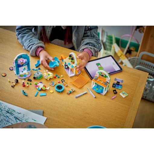 LEGO Friends Indoor Amusement Park 42686