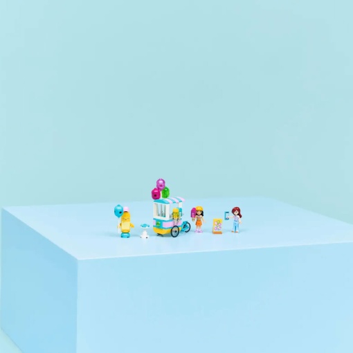 LEGO Friends Ice Cream and Balloon Shop 42692