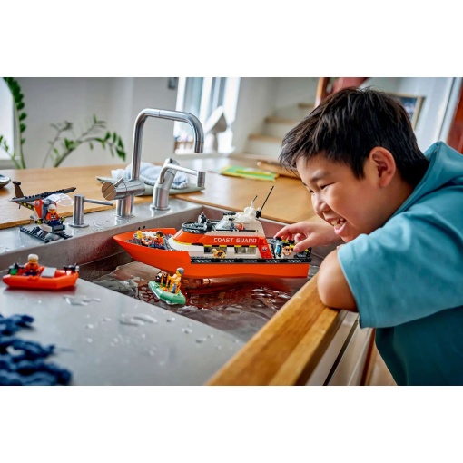 LEGO City Barco e Helicóptero de Resgate da Guarda Costeira 60504