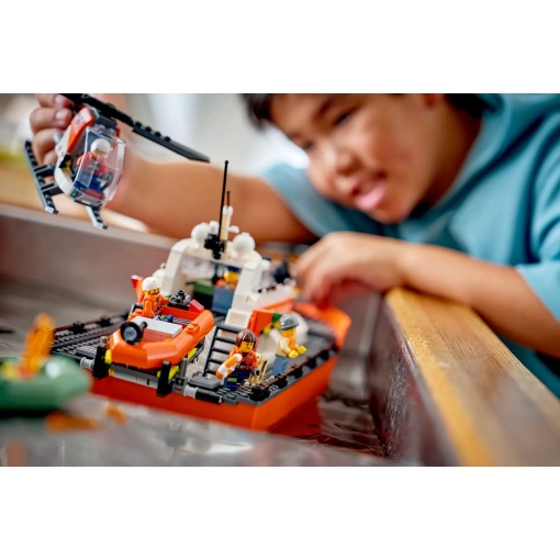 LEGO City Barco e Helicóptero de Resgate da Guarda Costeira 60504