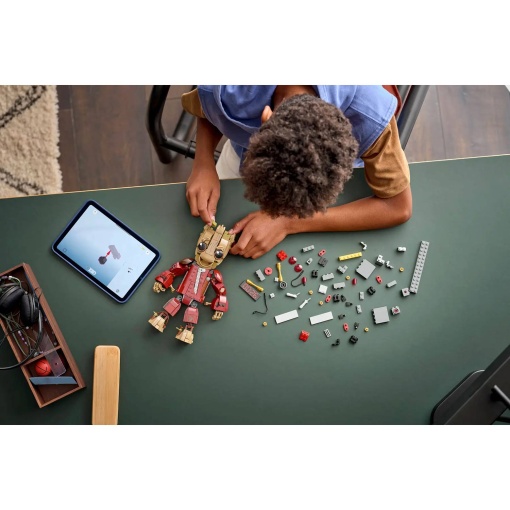 LEGO Marvel Groot com Macacão dos Ravager 76341