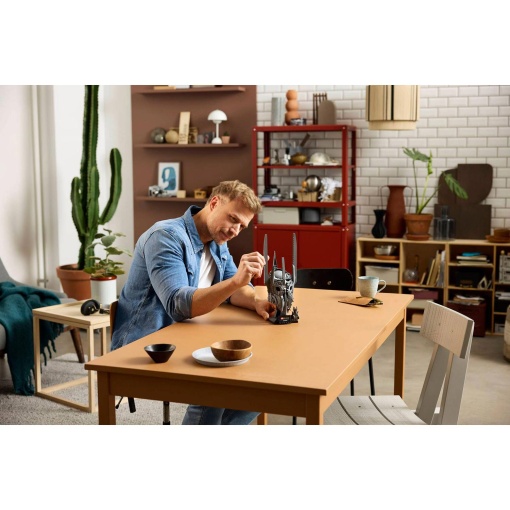 LEGO ICONS The Lord of the Rings: Helmet of Sauron 11373