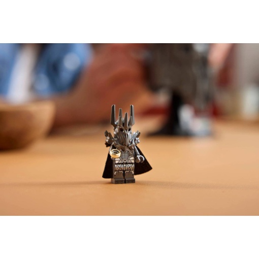 LEGO ICONS The Lord of the Rings: Helmet of Sauron 11373