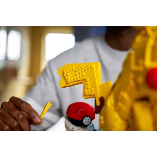 LEGO Pikachu and Poké Ball 72152