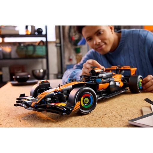 LEGO Technic McLaren MCL39 F1 car