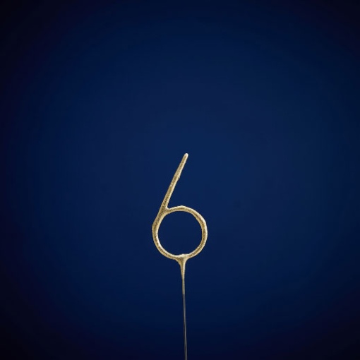 Vela WonderCandle dorada con bengala n.° 6