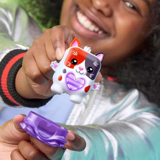 Nanomals Purrnelope, the tricolor kitten from Hasbro