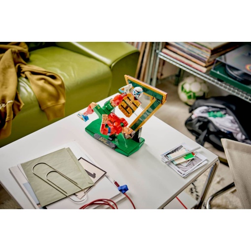 LEGO Editions Cristiano Ronaldo - Leyenda del fútbol 43016