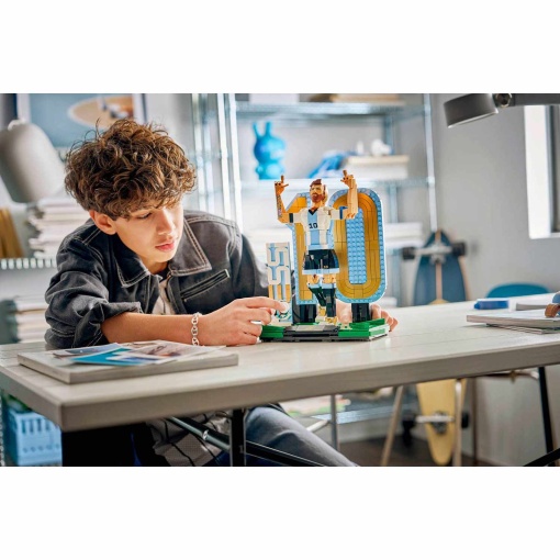 LEGO Editions Lionel Messi - Leyenda del fútbol 43015