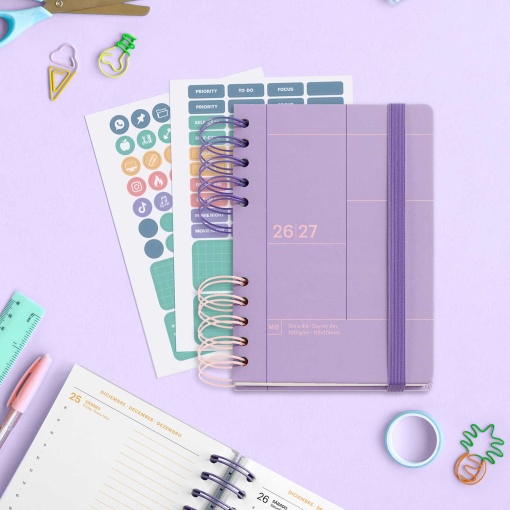 AGENDA ESCOLAR DIARIA A5 2026/27 12 MESES ESPIRAL MIQUELRIUS BACK TO BASICS ACTIVA MALVA COM ELASTICO MR21282