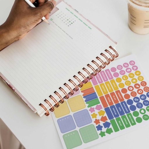 AGENDA ESCOLAR DIARIA A5 2026/27 12 MESES ESPIRAL MIQUELRIUS SANDRA HUTTER BLUE GARDEN COM ELASTICO MR21336