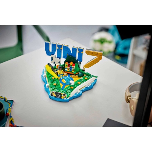 LEGO Editions Vini Jr. - Momentos destacados del fútbol 43027