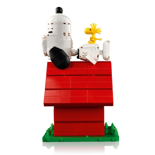 LEGO Ideas Peanuts: casota do Snoopy 21368